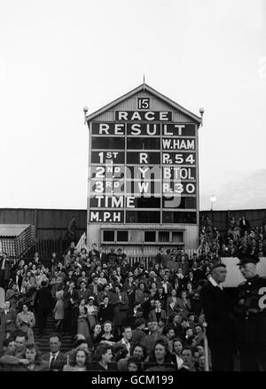 Speedway - West Ham v Bristol - West Ham Stadium. The score board at West Ham stadium Stock Photo