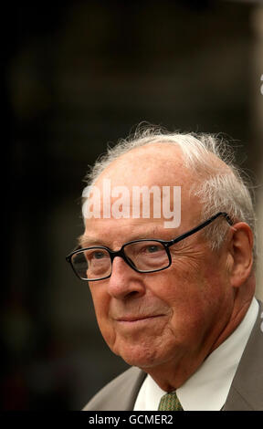 Former chief UN weapons inspector Dr Hans Blix arrives to give evidence at a hearing of the Iraq Inquiry, chaired by Sir John Chilcot, at the Queen Elizabeth II Conference Centre in London. Stock Photo