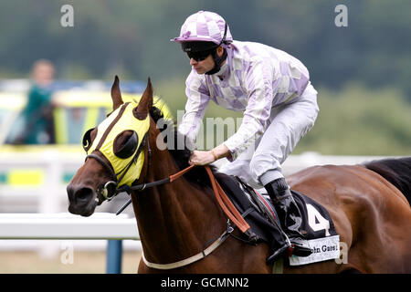 Horse Racing - Betfair Weekend Friday - Ascot Racecourse Stock Photo