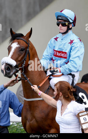 Horse Racing - Betfair Weekend Friday - Ascot Racecourse Stock Photo