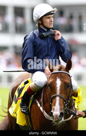 Horse Racing - Betfair Weekend Friday - Ascot Racecourse Stock Photo