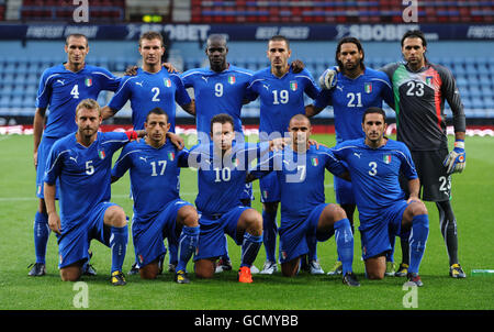 Soccer - International Friendly - Italy v Ivory Coast - Upton Park. Italy Team Group Stock Photo