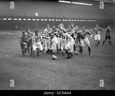 Rugby Union - Harlequins v Richmond - Twickenham Stock Photo