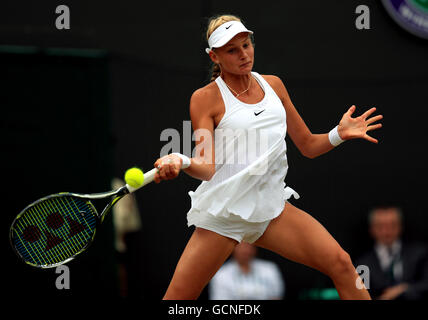 Dayana Yastremska in action against Anastasia Potapova on day twelve of ...