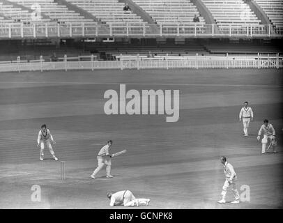 Cricket - County Championship - Middlesex v Leicestershire - Day Two - Lord's Stock Photo