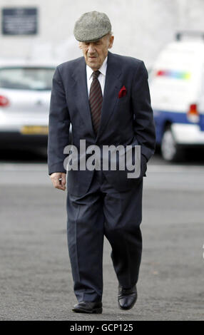 David Wright, father of Billy Wright, arrives at the Stormont Hotel in Belfast, to see the Government report into his son's death. Stock Photo