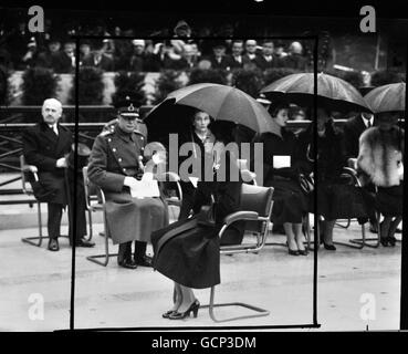 Royalty - Unveiling the statue of the late King George VI - Carlton Gardens, London Stock Photo