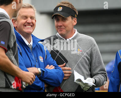 Golf - 38th Ryder Cup - Europe v USA - Practice Day One - Celtic Manor Resort. European Captain Colin Montgomerie and Ian Poulter (right) during a practice round at Celtic Manor, Newport. Stock Photo