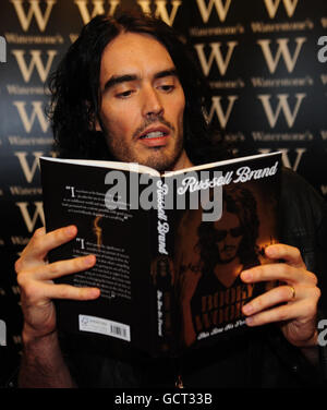 Russell Brand book signing - Gateshead. Booky Wook 2'. Stock Photo