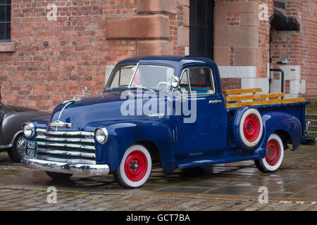 1952 50s 3100cc Chevrolet at Vintage on the Dock, an event which returned this summer on 9th and 10th July to weave a little bit of vintage magic through the Albert Dock with a free, family weekend celebration of 20th Century vintage fashion icons. Stock Photo