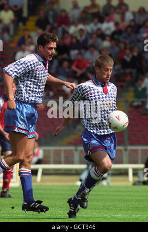 Ashley Ward (l) and Steve Walters (r) both of Crewe Alexandra Stock Photo