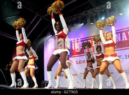 San francisco 49ers cheerleaders hi-res stock photography and images - Alamy