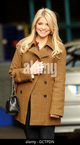 This Morning presenter Holly Willoughby leaves the London Television Centre on the Southbank, London, after she announced that she is pregnant with her second child. Stock Photo