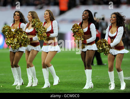 San francisco 49ers cheerleaders hi-res stock photography and images - Alamy