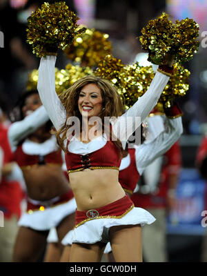 Gridiron nfl ampics cheer leader pompom pom poms ampics hi-res stock  photography and images - Alamy