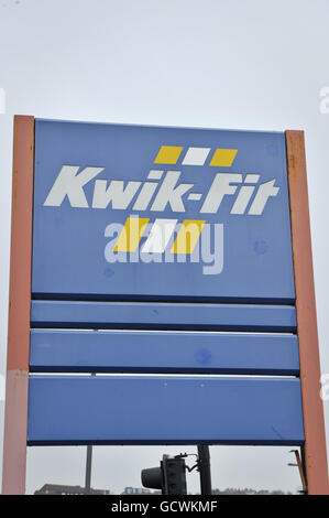 Stock - Kwik-Fit Garage. A Kwik-Fit sign in Bristol. Stock Photo