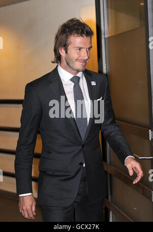 England 2018 Vice President David Beckham leaves following a meeting with President of the Football Association, Prince William and Britain's Prime Minister David Cameron after they discussed the upcoming 2018 World Cup bid winners announcement on Thursday, at the Steigenberger Hotel in Zurich, Switzerland. Stock Photo