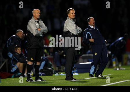 Soccer - npower Football League Championship - Doncaster Rovers v Leeds United - Keepmoat Stadium. Doncaster Rovers manager Sean O'Driscoll (centre) and his assistant manager Richard O'Kelly Stock Photo