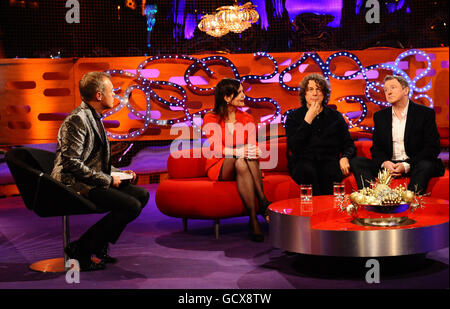 Host Graham Norton with guests (2nd left - right) Elizabeth McGovern, Alan Davies and Louis Walsh during filming of the New Year's Eve edition of The Graham Norton show, at the London Studios. PRESS ASSOCIATION Photo. Picture date: Thursday December 16, 2010. Photo credit should read: Ian West/PA Wire Stock Photo