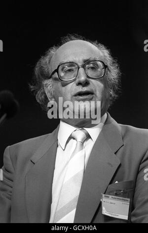 Fred Jarvis, General Secretary of the National Union of Teachers. Stock Photo