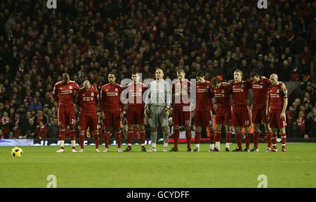 The teams observe a minute's applause in honour of the memory of former Liverpool footballers Avi Cohen and Bill Jones. Stock Photo