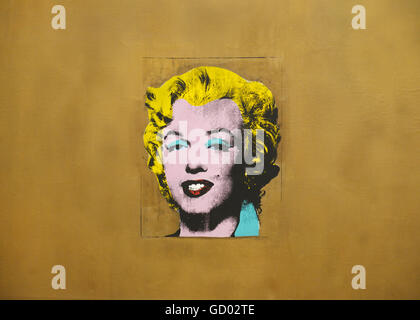 Gold Marilyn Monroe, 1962 by Andy Warhol, silkscreen ink on synthetic polymer paint on canvas, Made shortly after her suicide Stock Photo