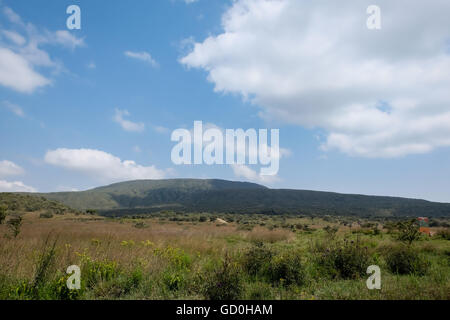 Nairobi. 9th July, 2016. Photo taken on July 9, 2016 shows a view of the Mount Longonot National Park in the Great Rift Valley near Nairobi, capital of Kenya. Mount Longonot is the highest volcanic mountain in the Great Rift Valley, about 2,800 meters above sea level. The dormant stratovolcano is one of the youngest volcanoes in the world, formed from one of the colossal eruptions which became known as the Great Rift Valley. © Pan Siwei/Xinhua/Alamy Live News Stock Photo