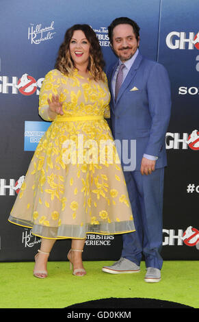 Los Angeles, California, USA. 9th July, 2016. July 9th 2016 - Los Angeles California USA - Actress MELISSA MCCARTHY, husband BEN FALCONE at the Sony Pictures Premiere ''Ghostbusters'''' held at the TCL Theater Hollywood. © Paul Fenton/ZUMA Wire/Alamy Live News Stock Photo