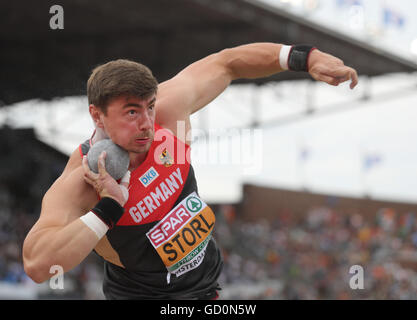 Amsterdam, The Netherlands. 10th July, 2016. German David Storl at his attempt at the European Athletics Championships 2016 at the Olympic Stadium in Amsterdam, The Netherlands, 10 July 2016. Photo: Michael Kappeler/dpa/Alamy Live News Stock Photo