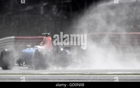 Silverstone, UK. 10th July, 2016. British F1 Grand Prix at Silverstone UK Race Credit:  Leo Mason/Alamy Live News Stock Photo