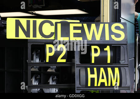 Silverstone, UK. 10th July, 2016. Motorsports: FIA Formula One World Championship 2016, Grand Prix of Great Britain, schild, sign © dpa/Alamy Live News Stock Photo