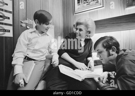 Jean Nidetch, cofounder of Weight Watchers, at home with her family Stock Photo