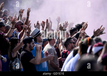 Turin, Italy. 10th July, 2016. Supporters of Torino FC during the first training of Torino FC of the season 2016-2017. © Nicolò Campo/Pacific Press/Alamy Live News Stock Photo