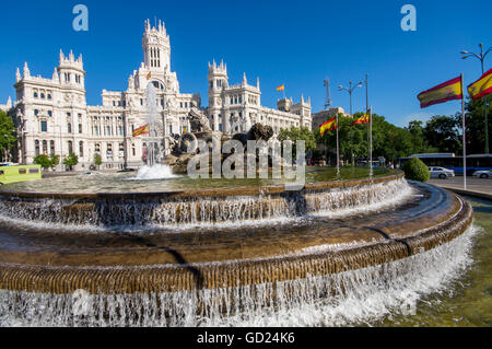 Fountain and Plaza de Cibeles Palace (Palacio de Comunicaciones), Plaza de Cibeles, Madrid, Spain, Europe Stock Photo