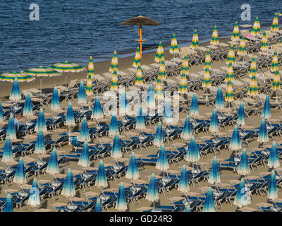 Umbrellas on the beach, Gatteo a Mare, Region of Emilia Romana, Adriatic Sea, Italy, Europe Stock Photo
