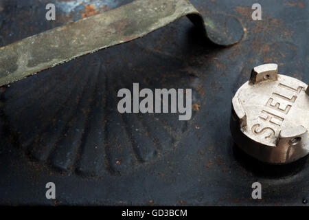 Vintage Shell petrol can Stock Photo