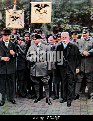 politics, conference, Harzburg Meeting, 11.10.1931, Franz Seldte, Alfred Hugenberg and prince Eitel Friedrich of Prussia, coloured photograph, cigarette card, series 'Die Nachkriegszeit', 1935, Additional-Rights-Clearences-Not Available Stock Photo