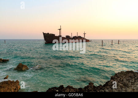 Abandoned ship in Persian gulf Stock Photo