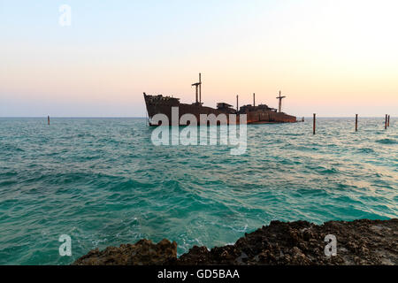 Abandoned ship in Persian gulf Stock Photo