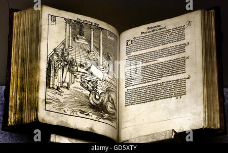 The New Testament in German September Testament Martin Luther 1483-1546 Lucas Cranach 1472-1553 Wittenberg 21 September 1522  German Germany ( The Luther Bible is a German language Bible translation from Hebrew and ancient Greek by Martin Luther. The New Testament was first published in 1522 and the complete Bible, containing the Old and New Testaments and Apocrypha ) Stock Photo