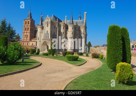 Astorga, Gaudi Palace now Museun of the ways, Episcopal Palace, Via de la plata, Ruta de la plata, Leon province, Castilla y Leon, Camino de Santiago, Way of St James, Spain, Europe Stock Photo