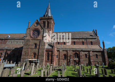 The St Magnus Cathedral which dominates the Kirkwall Orkney Islands Capital skyline  SCO 10,585. Stock Photo