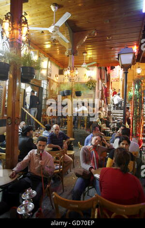 Ein traditionelles Cafe im Souq und Altstadt von Damaskus in der Hauptstadt von Syrien. Stock Photo