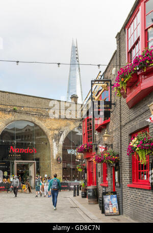 The Anchor Inn at London Bridge on the South Bank of The Thames, London. Stock Photo