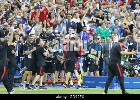 Cristiano Ronaldo (POR), JULY 10, 2016 - Football / Soccer : Ronaldo with team staff celebrate after winning UEFA EURO 2016 final match between Portugal 1-0 France at the Stade de France in Saint-Denis, France. (Photo by Mutsu Kawamori/AFLO) [3604] Stock Photo