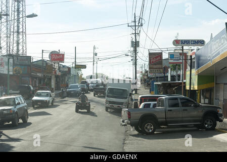 Costa Rica, Guanacaste, Nuevo Arenal, street scene in Arenal on Arenal Lake in Costa Rica Stock Photo