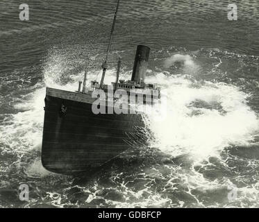 FILM Raise the Titanic (1980, Jerry Jameson) RMS Titanic Stock Photo