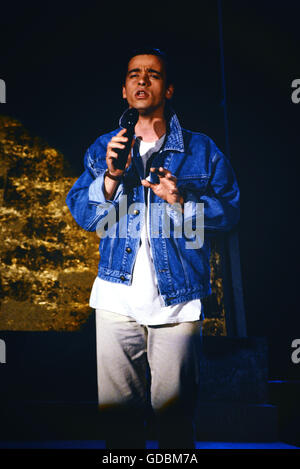 Ramazzotti, Eros, * 28.10.1963, Italian singer, half length, during a stage performance, 1990, Stock Photo
