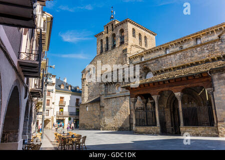 Jaca, Huesca Province, Aragon, Spain.    Romanesque Catedral de San Pedro Apóstol.  Cathedral of St Peter the Apostle. Stock Photo