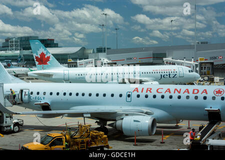 Air Canada jets at Toronto Pearson International Airport Stock Photo
